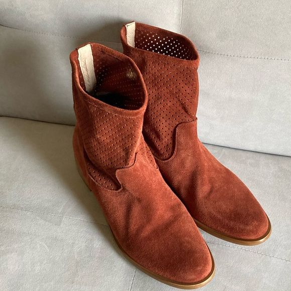Sundance Perforated Suede Booties Rust size 41 - Picture 1 of 11